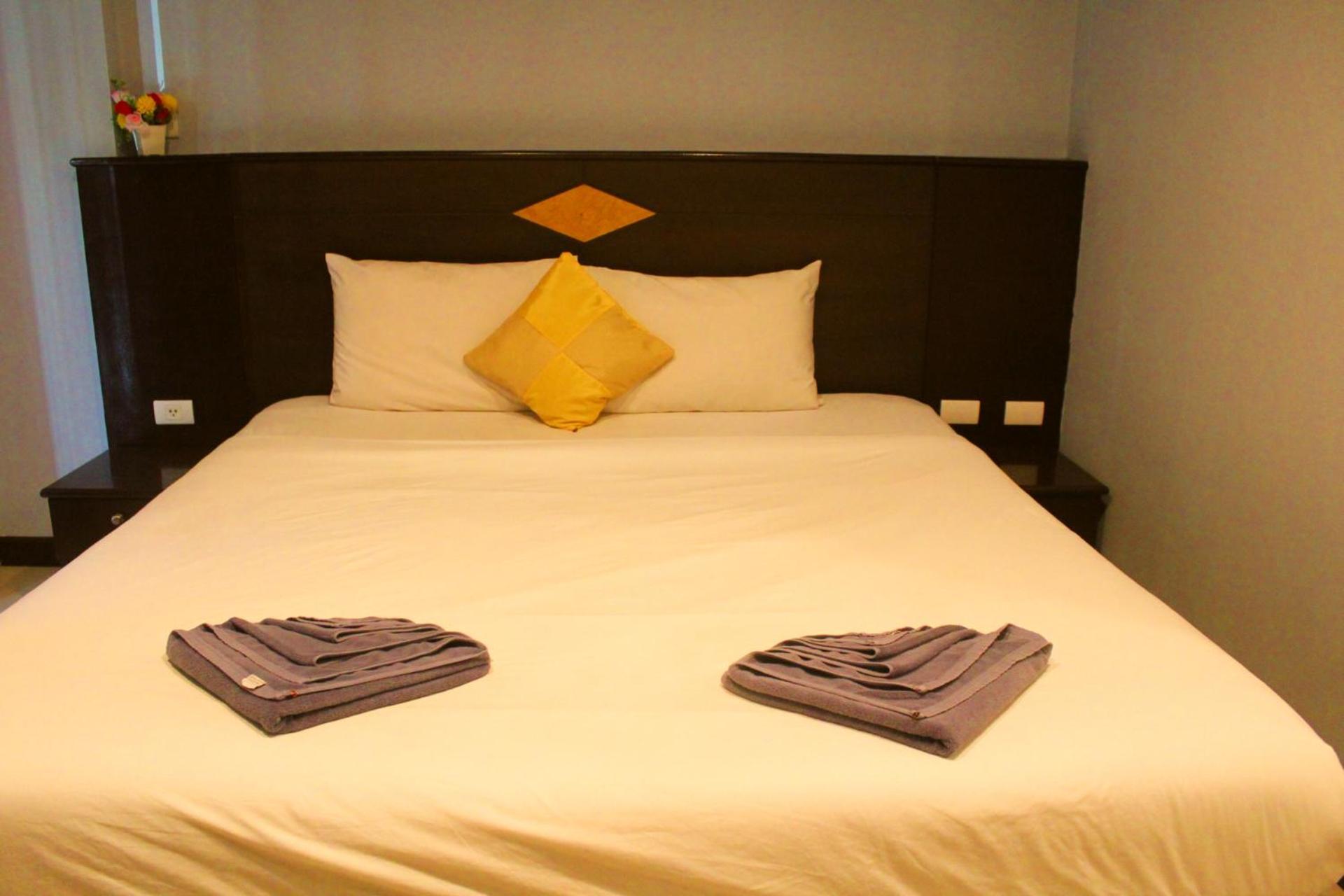 Hollywood Inn Hotel Patong ภายนอก รูปภาพ