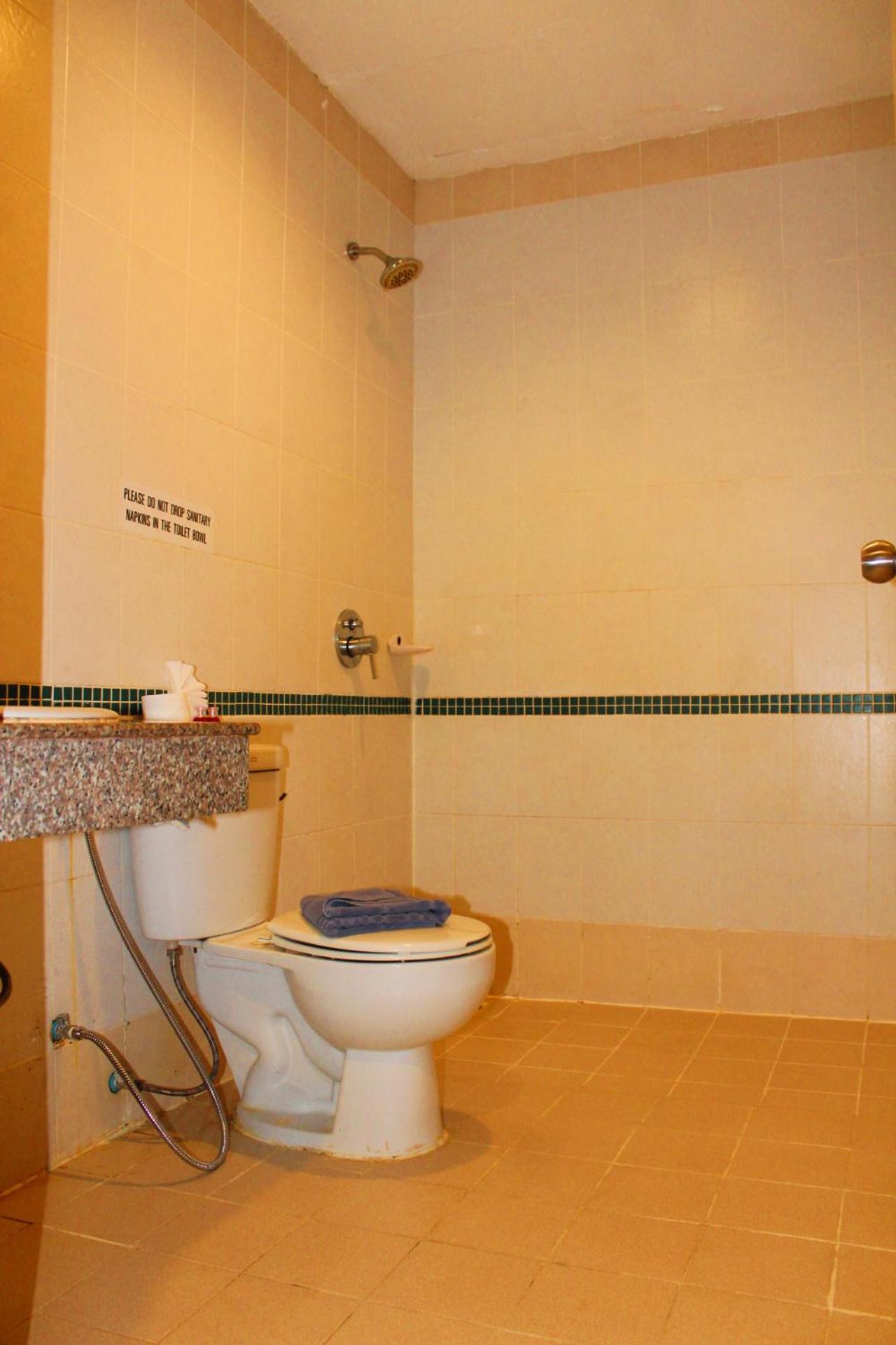 Hollywood Inn Hotel Patong ภายนอก รูปภาพ