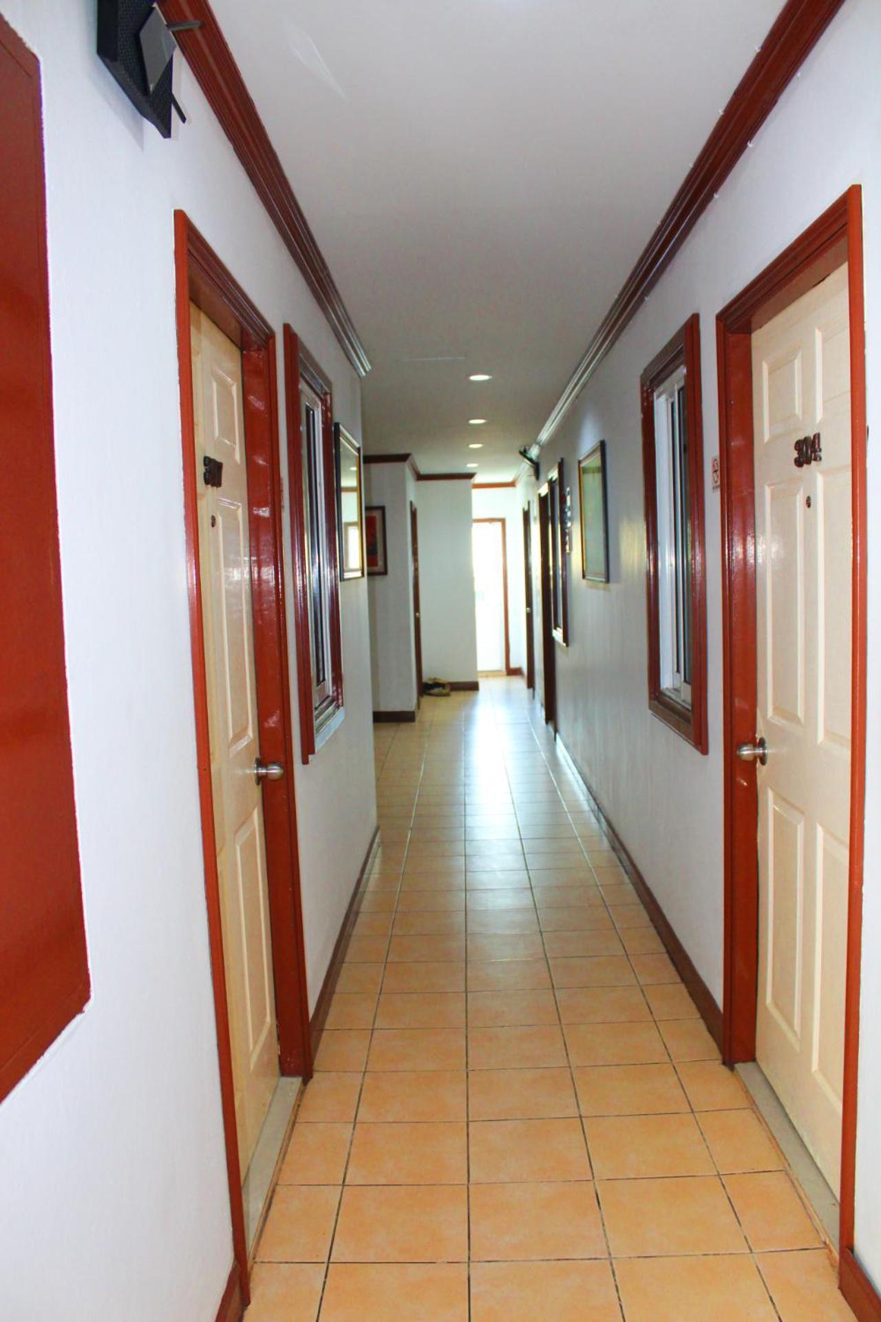 Hollywood Inn Hotel Patong ภายนอก รูปภาพ