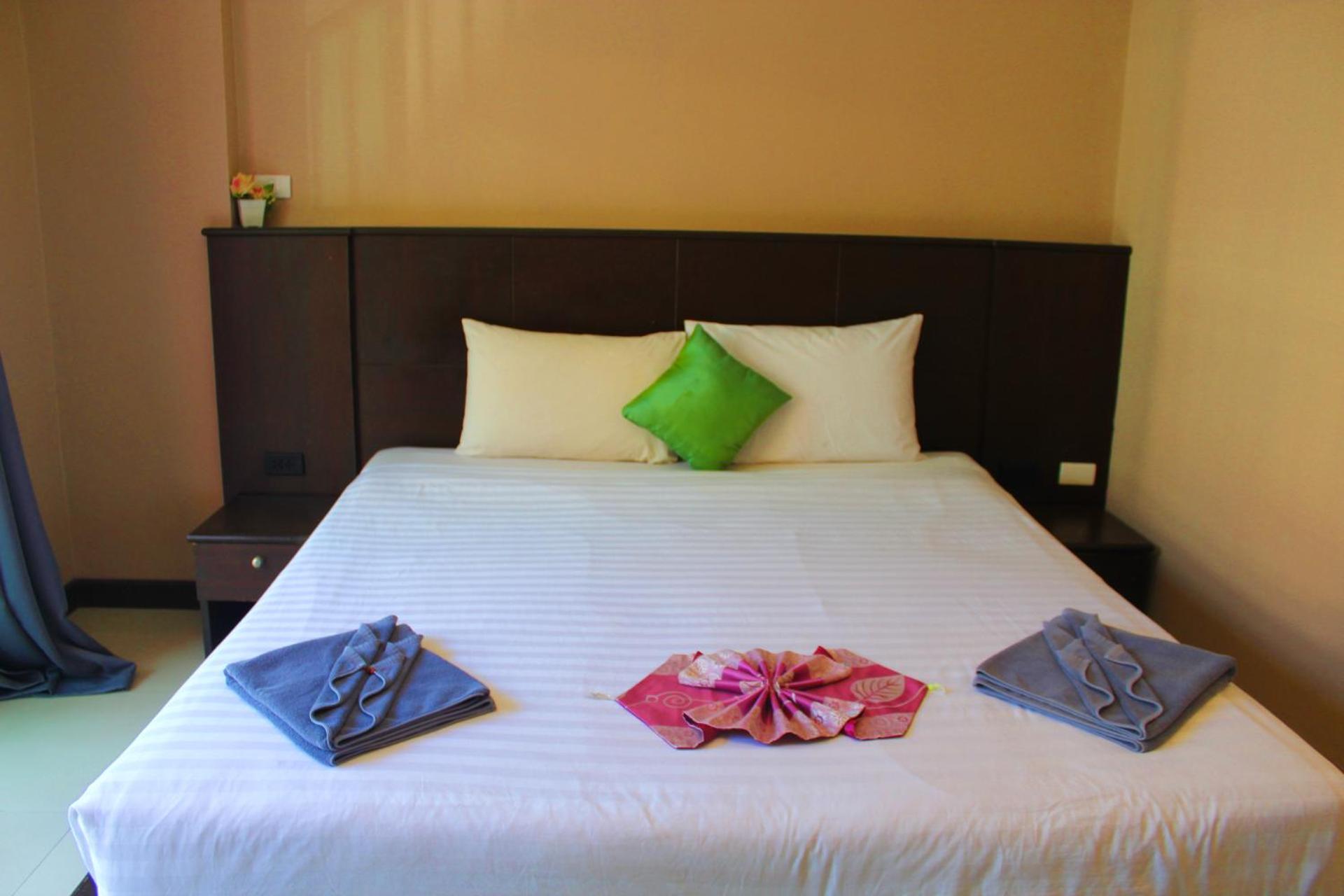Hollywood Inn Hotel Patong ภายนอก รูปภาพ